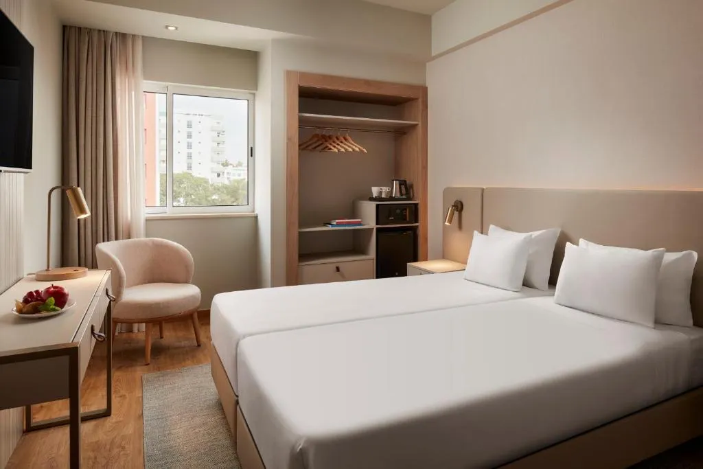 Double or Twin CLASSIC Room, Dom Jose Beach Hotel, Algarve