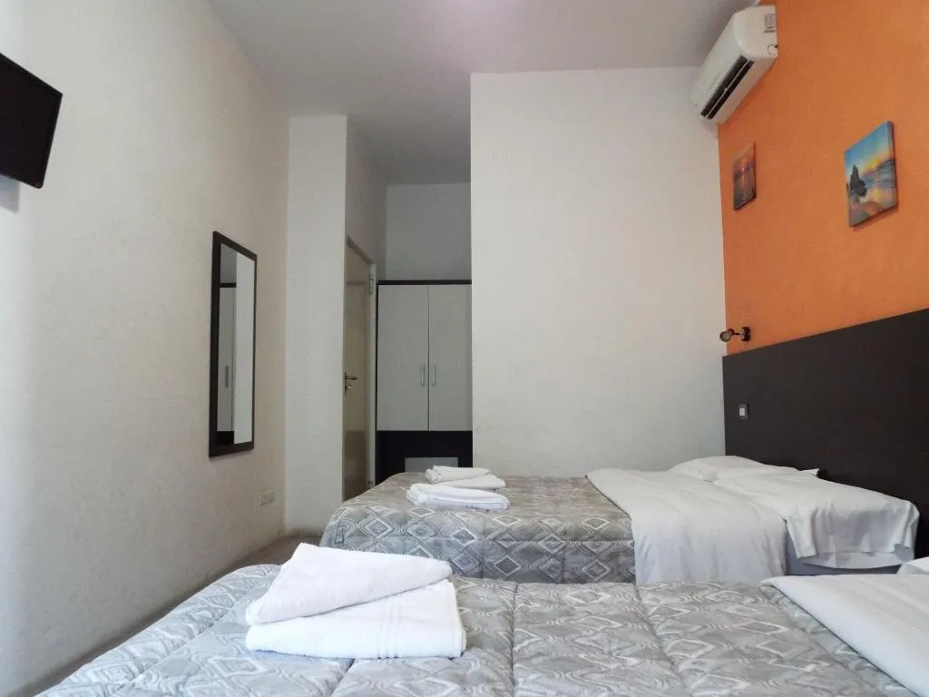 Room, Milano Hostel, Milan