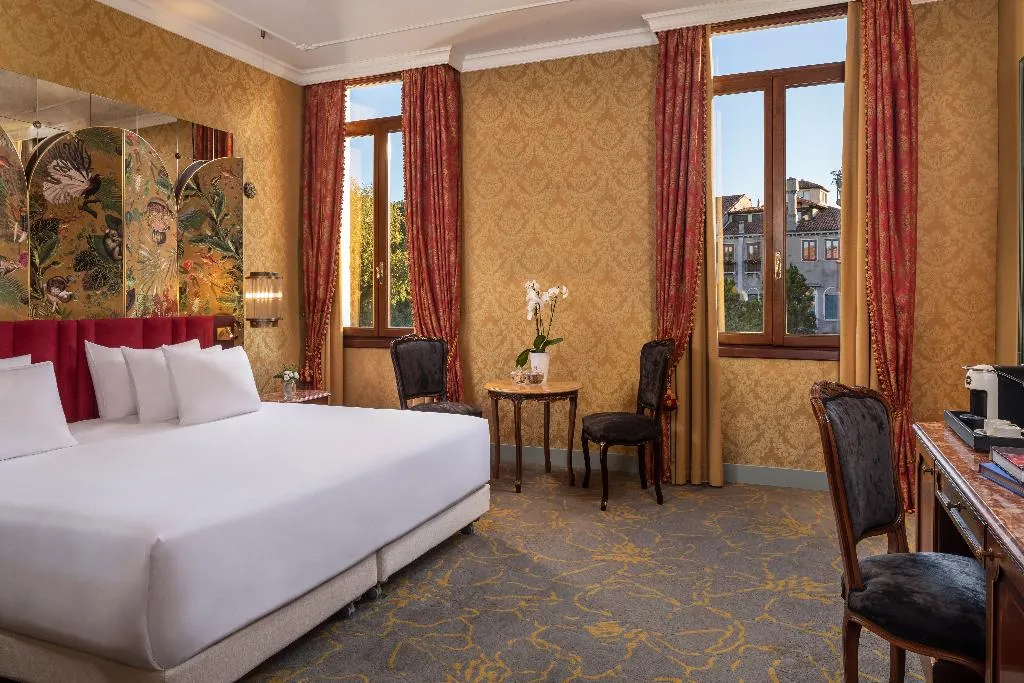 DOUBLE PREMIUM Room, NH Collection Venezia Grand Hotel Palazzo dei Dogi, Venice