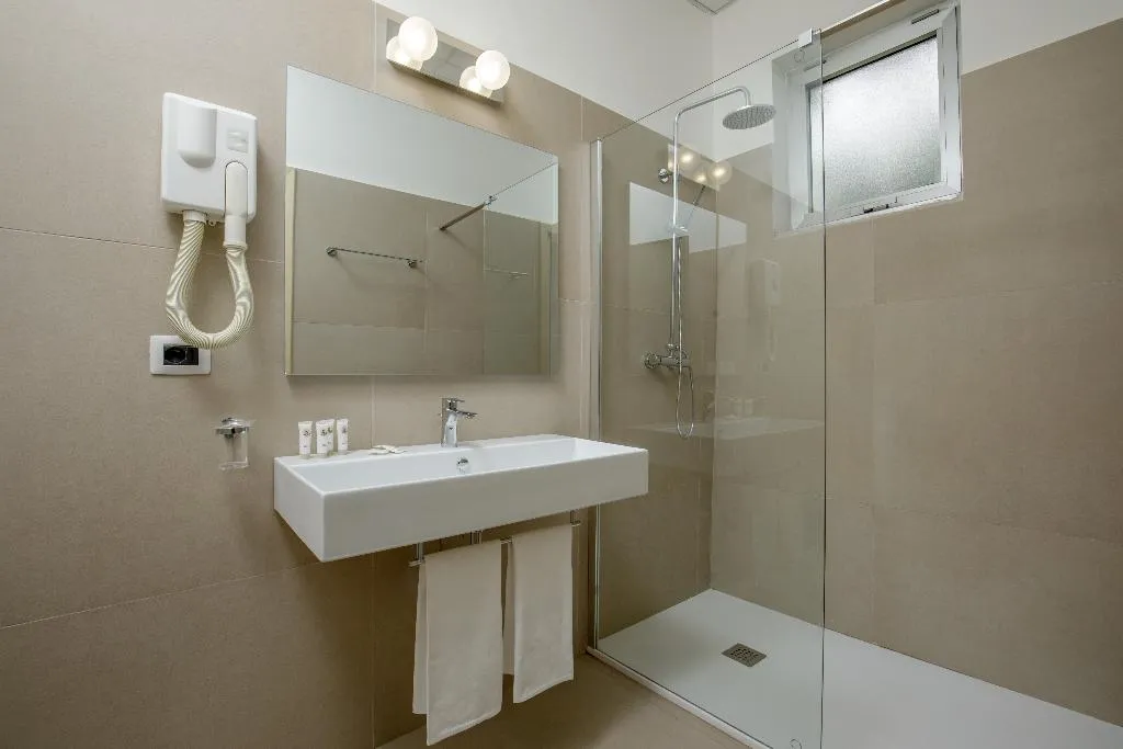 QUADRUPLE CLASSIC Room, Marc'Aurelio, Rome