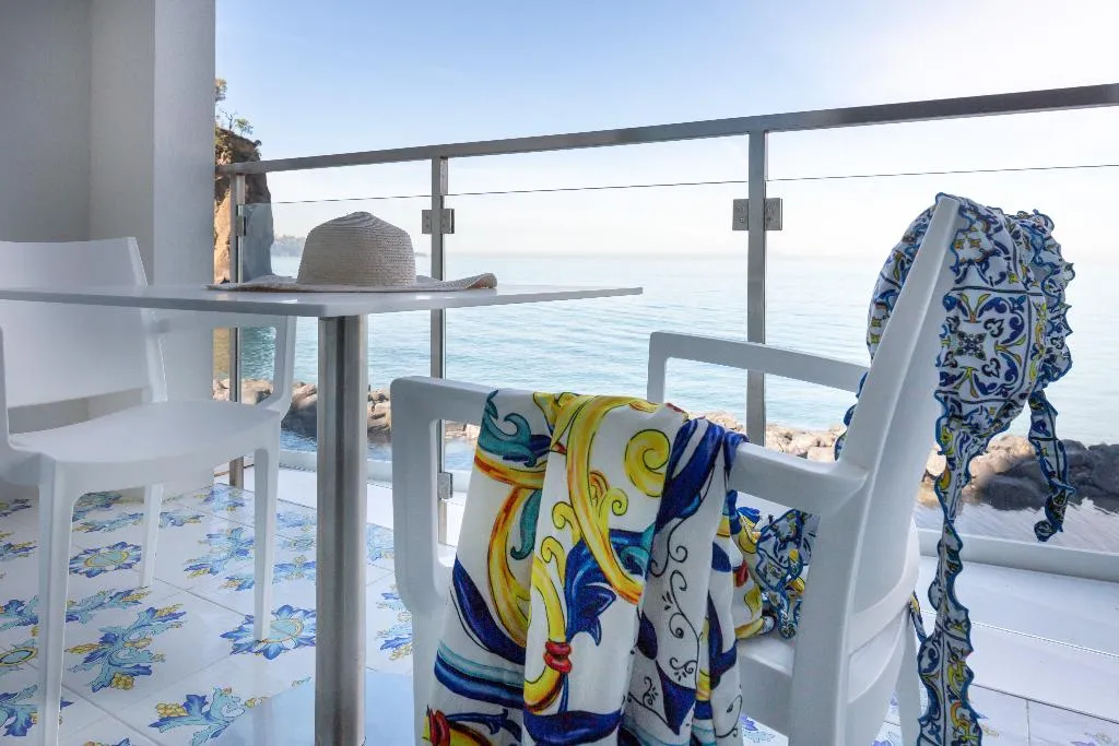DOUBLE DELUXE SEA VIEW Room, Giosue' a Mare, Naples