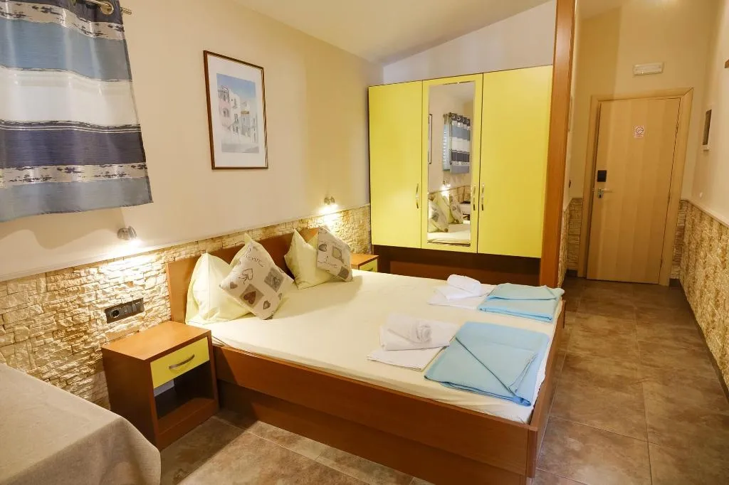 Room, Pansion Dalmacija, Split