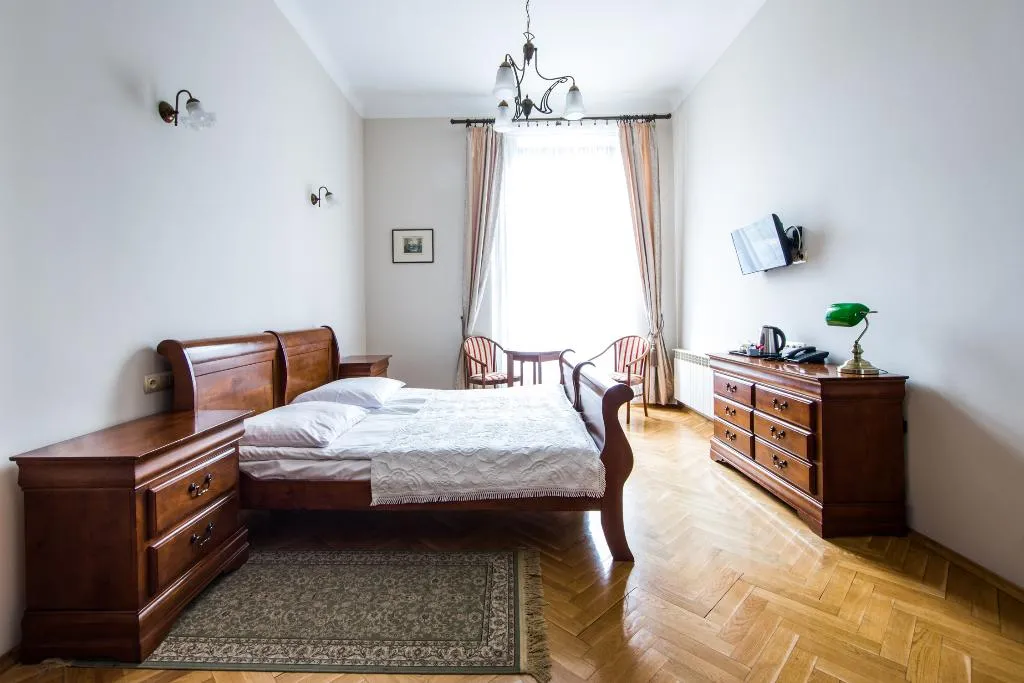 Double or Twin STANDARD Room, Aparthotel Basztowa, Krakow