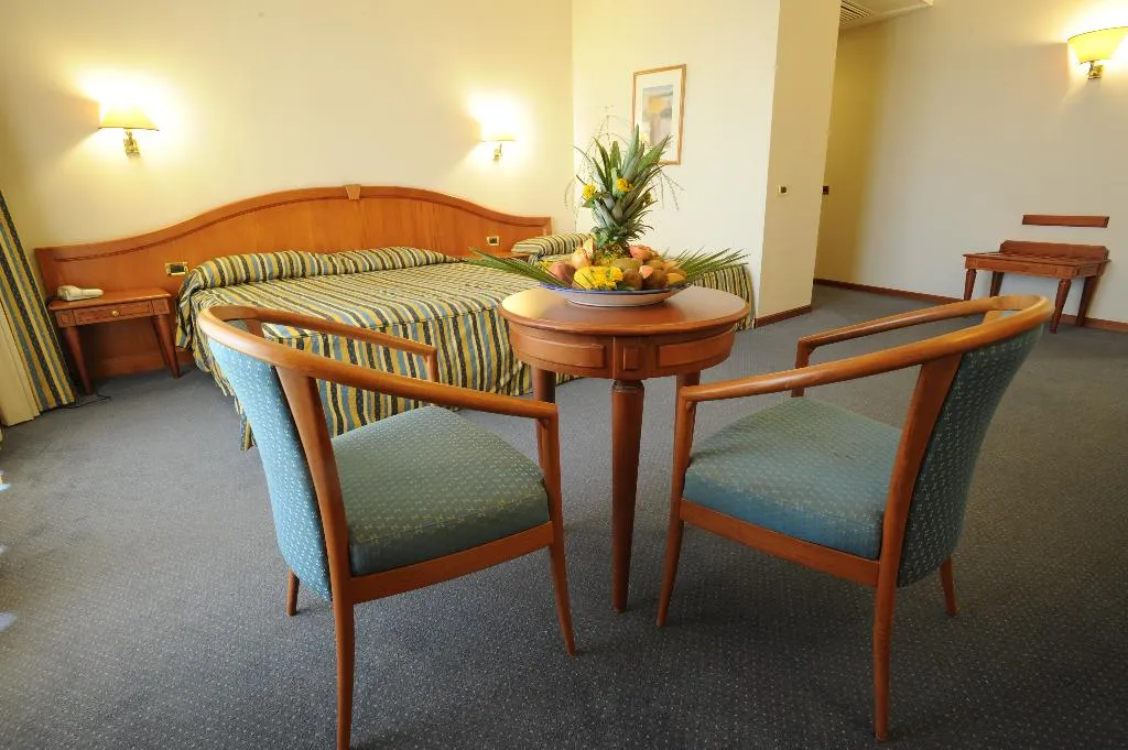 TRIPLE STANDARD Room, Hotel President, Palermo