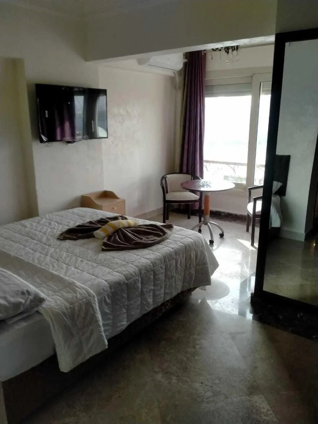 Room, Nile Sky Hotel and Suites, Cairo