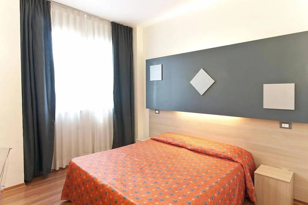 Room, Hotel San Remo, Rome