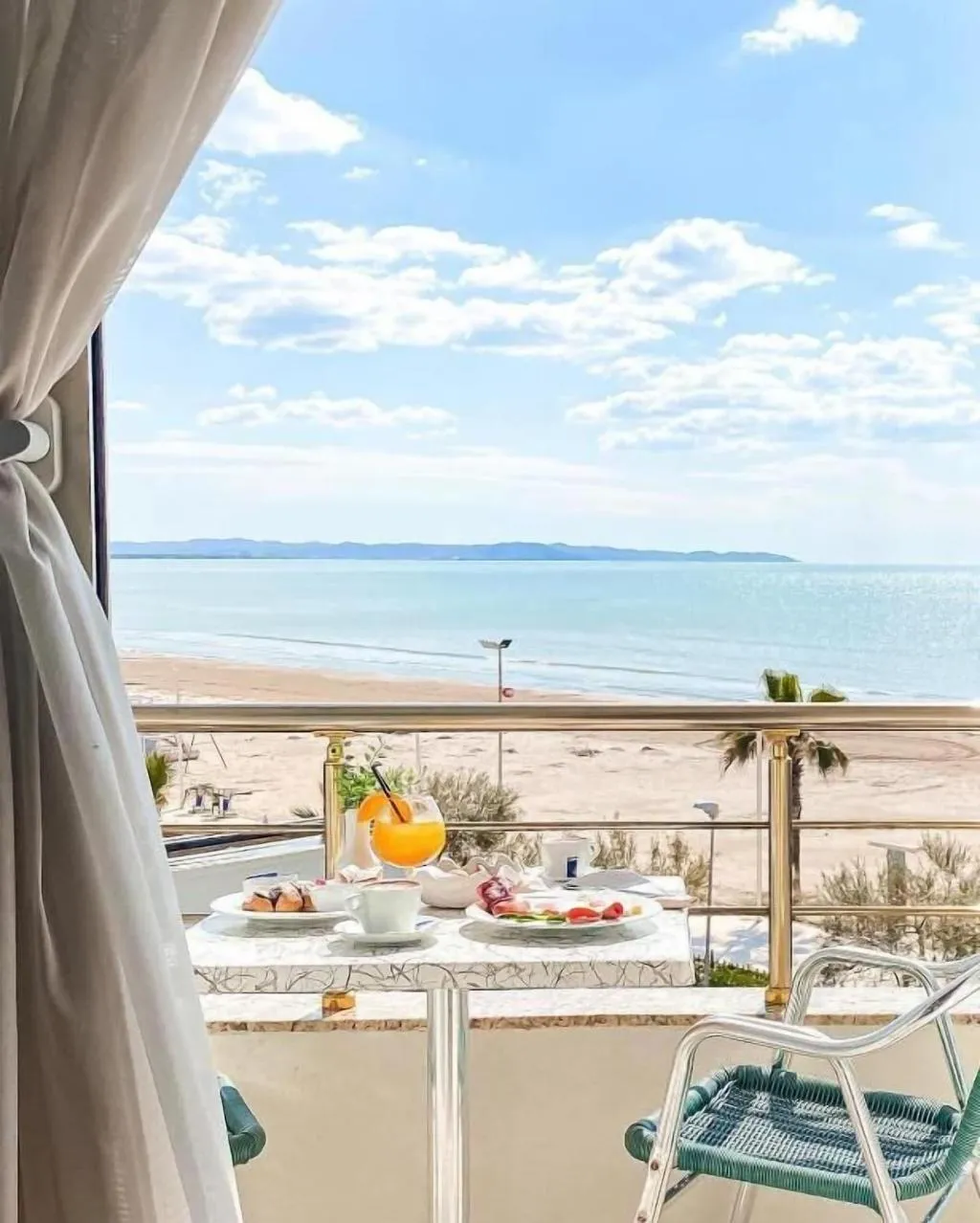 Room, Hotel Majestic, Durres