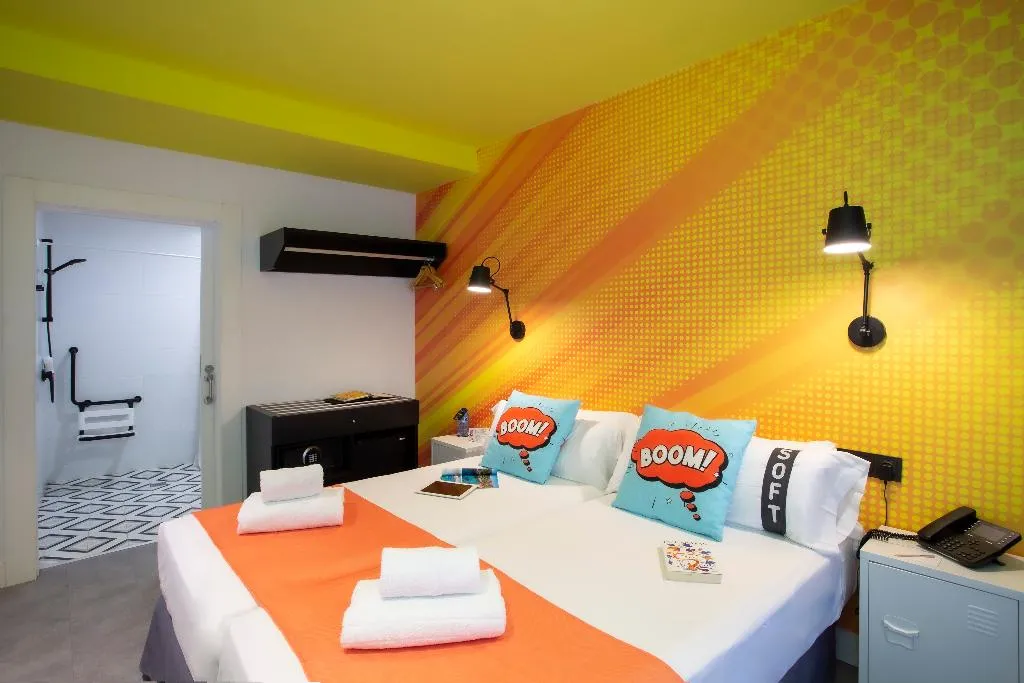 TWIN INNER Room, Casual Pop Art Benidorm, Costa Blanca