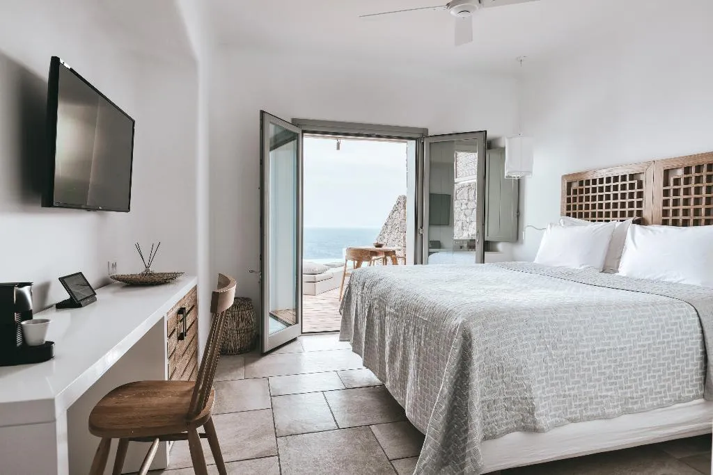 JUNIOR SUITE WITH PRIVATE POOL Room, Alissachni Mykonos, Mykonos