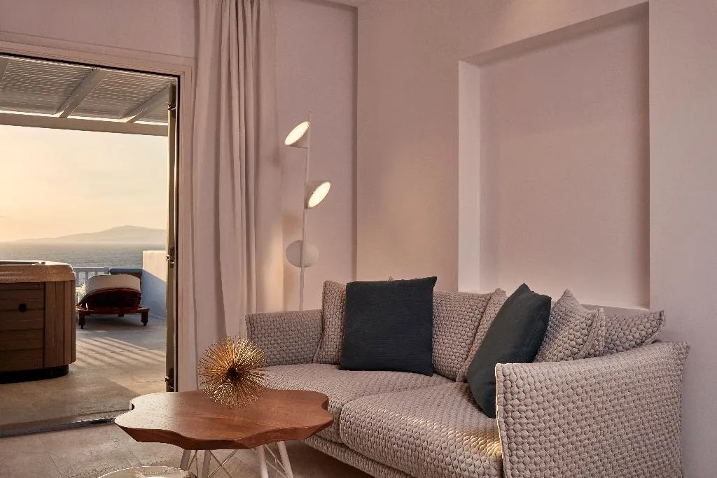 JUNIOR SUITE WITH JACUZZI Room, Myconian Korali Relais & Chateaux, Mykonos