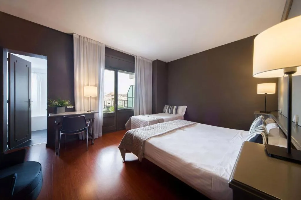 TRIPLE STANDARD Room, Hotel Paseo de Gracia, Barcelona