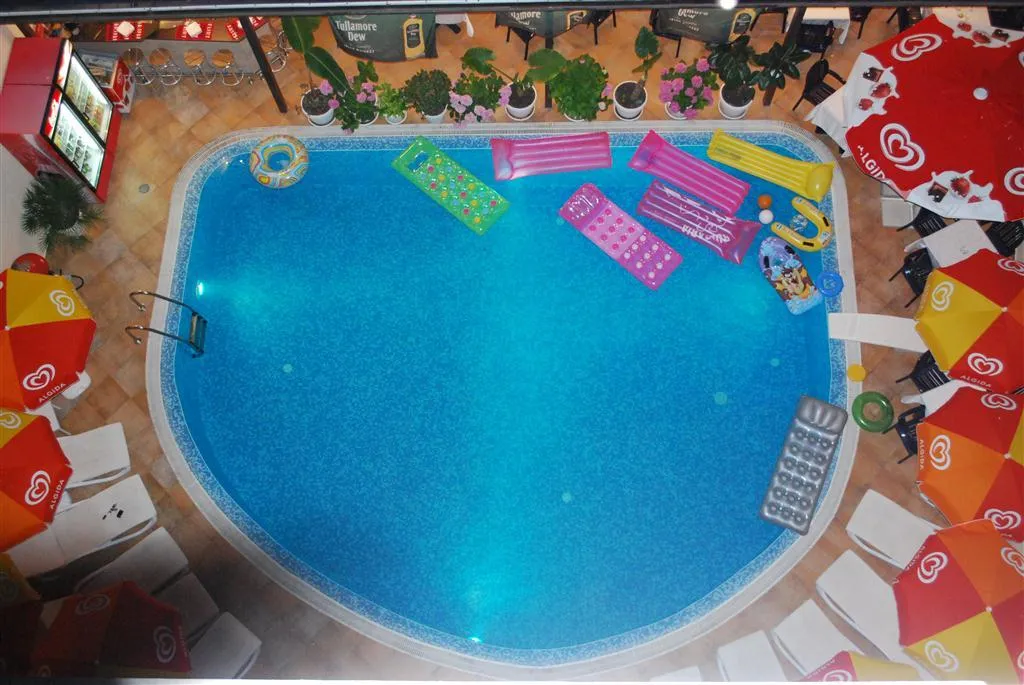 Pool, Italia, Bourgas