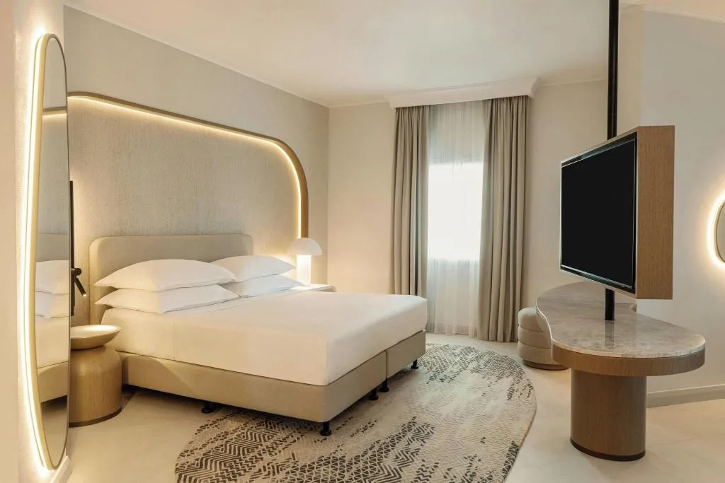 JUNIOR SUITE WITH VIEWS Room, Sheraton Jumeirah Beach Resort, Dubai