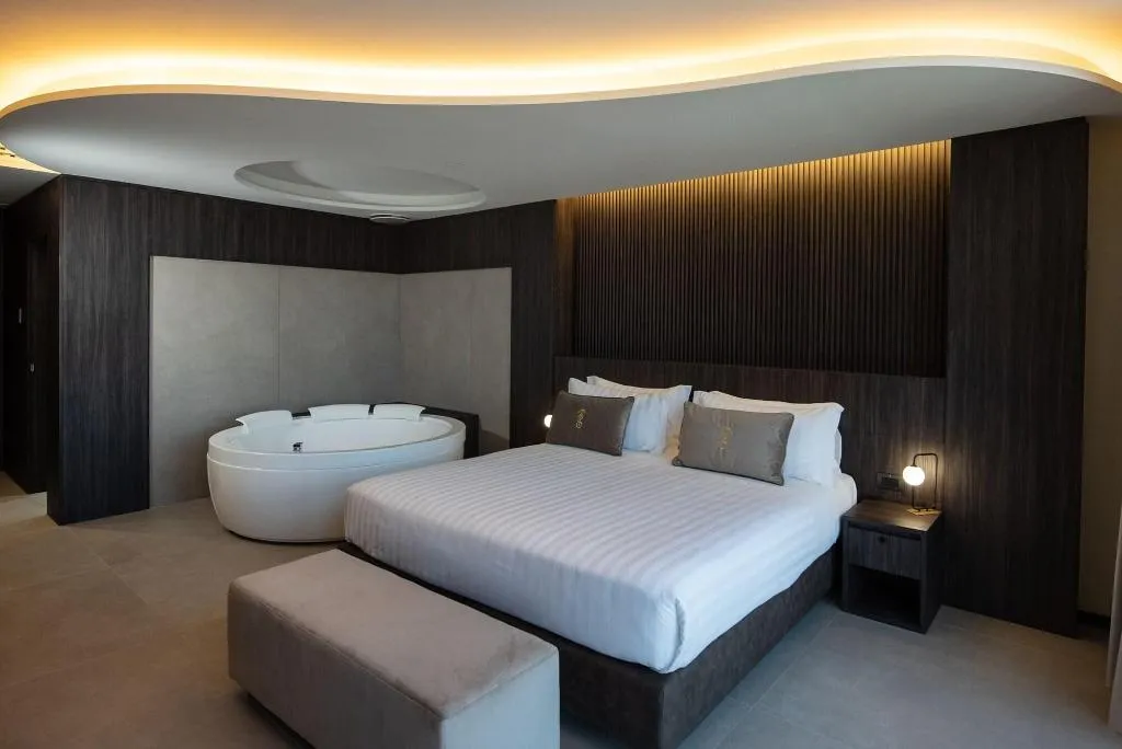 Room, Gold Tower Lifestyle Hotel, Naples