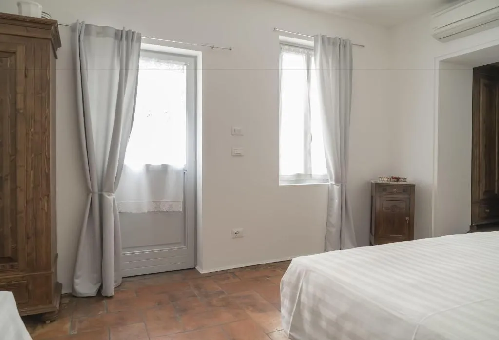 Room, Locanda San Bernardo, Milan