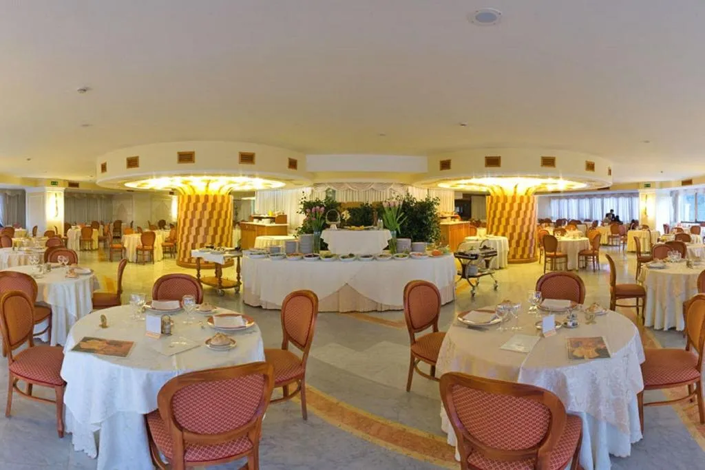 Restaurant, Grand Hotel La Pace, Naples