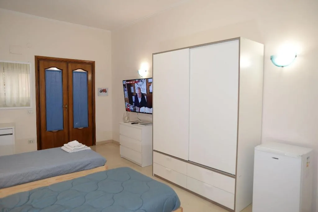 Room, Emilio's Home, Rome