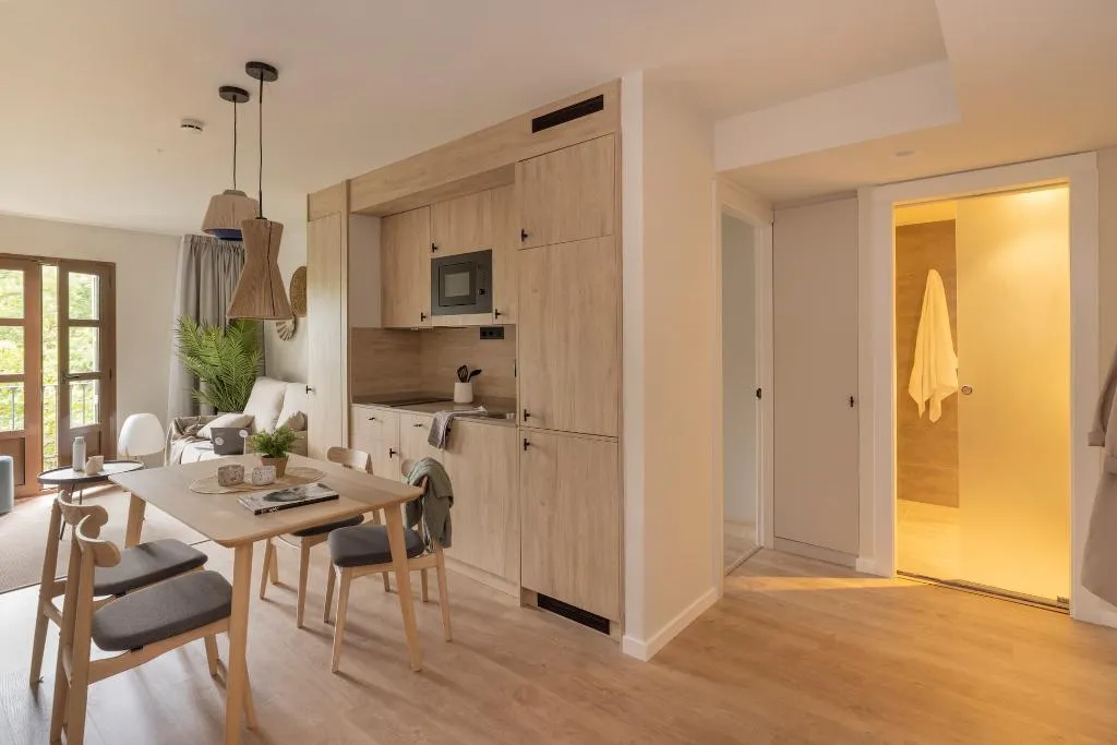 APARTMENT WITH BALCONY Room, Libere Barcelona Sant Antoni, Barcelona