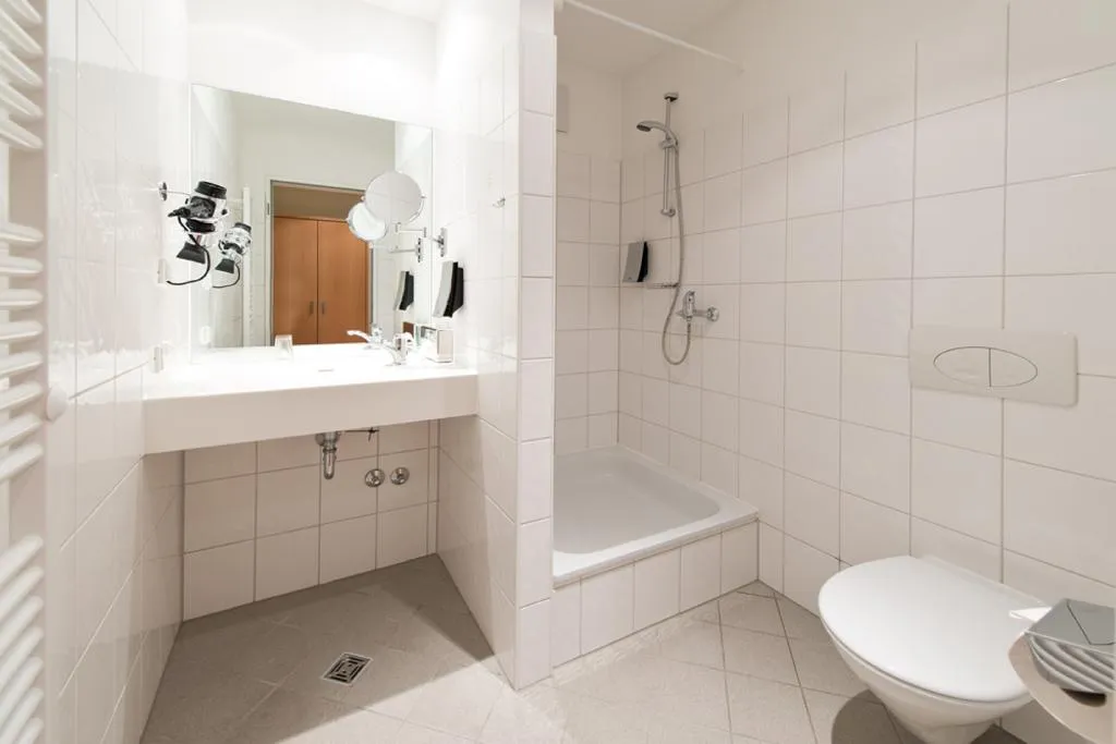 SINGLE BUSINESS Room, Airporthotel Berlin Adlershof, Berlin