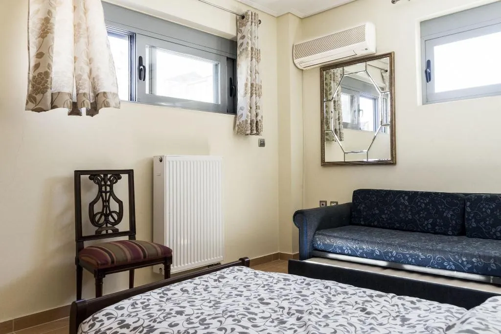 Room, Villa d'Irene - near Athens airport, 200 meters fr, Athens