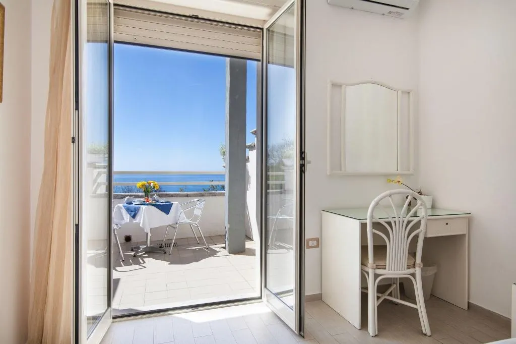 Room, Mini Hotel, Naples