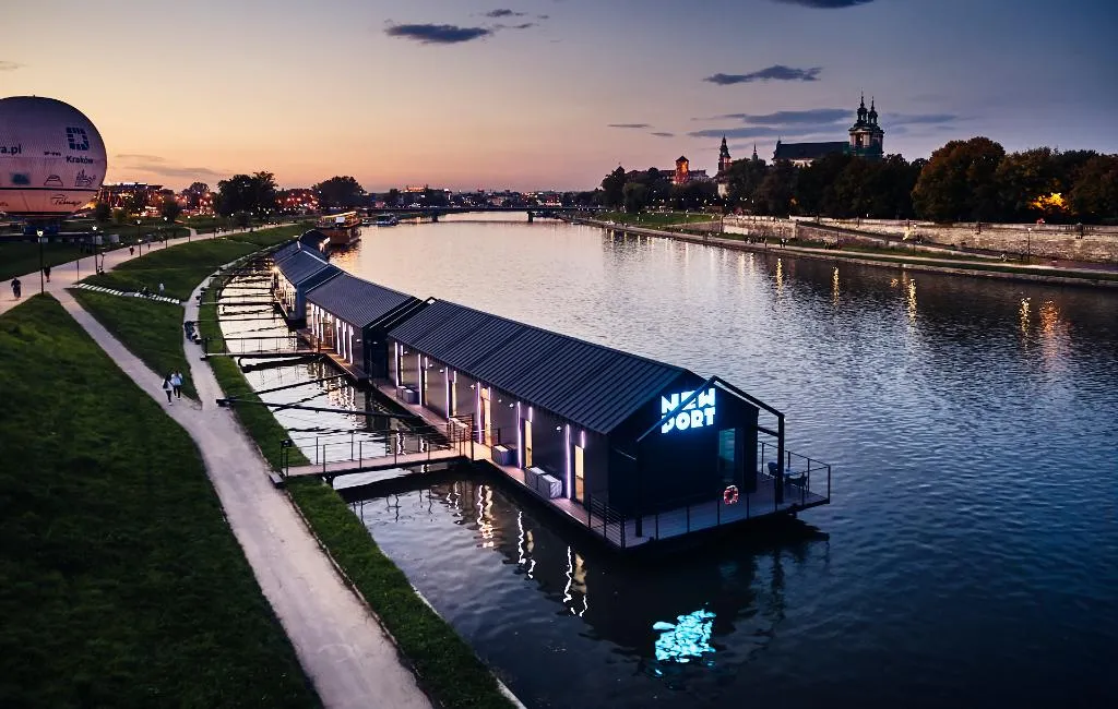 General view, New Port Hotel, Krakow