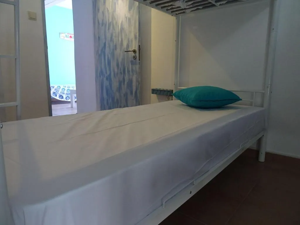 Room, Faro Beach Life Hostel, Algarve