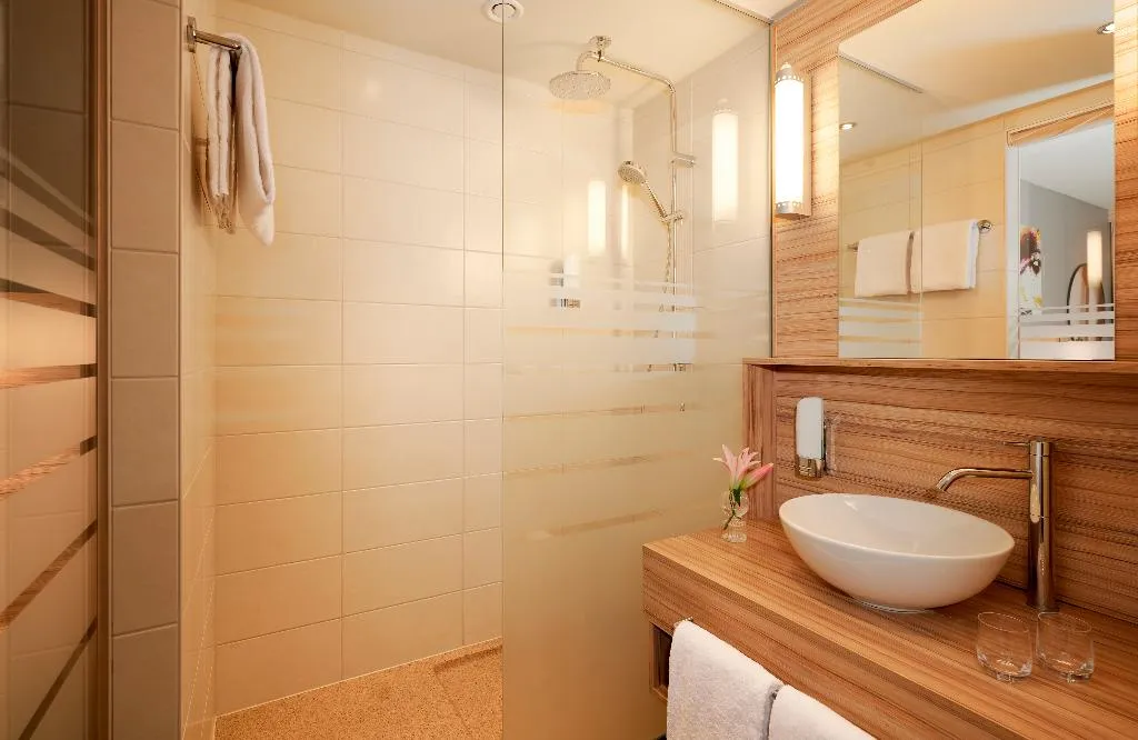 DOUBLE SUPERIOR Room, Leonardo Hotel Vienna Hauptbahnhof, Vienna
