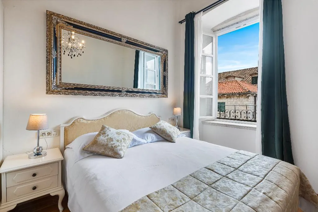 SUITE DELUXE Room, Palmotta Palace, Dubrovnik