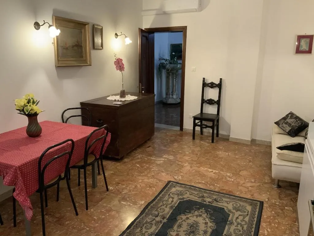 Room, Venice Sun Apartment And Rooms, Venice