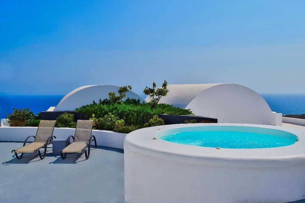 SUITE WITH JACUZZI Room, Amber Light Villas, Santorini
