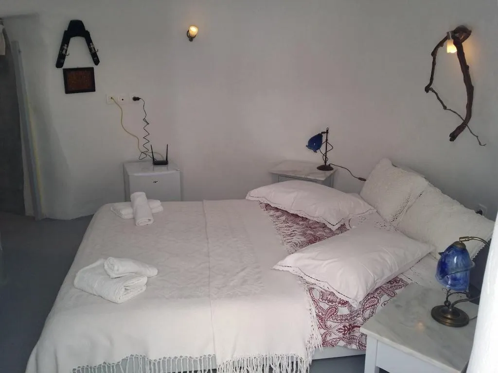 Room, Emmantina Houses, Santorini