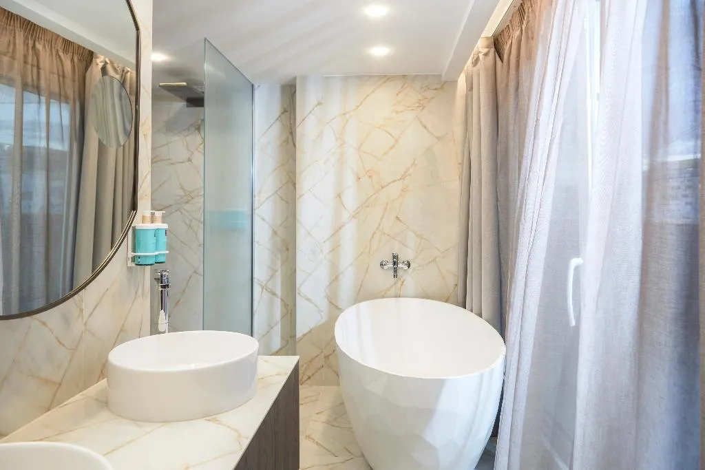 SUITE WITH BALCONY Room, Novotel Malta Sliema, Malta