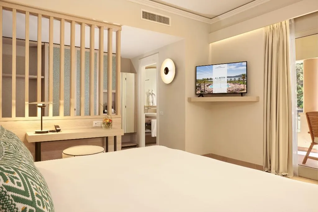 DOUBLE DELUXE BAY VIEW Room, Almar Timi Ama Resort & Spa, Cagliari