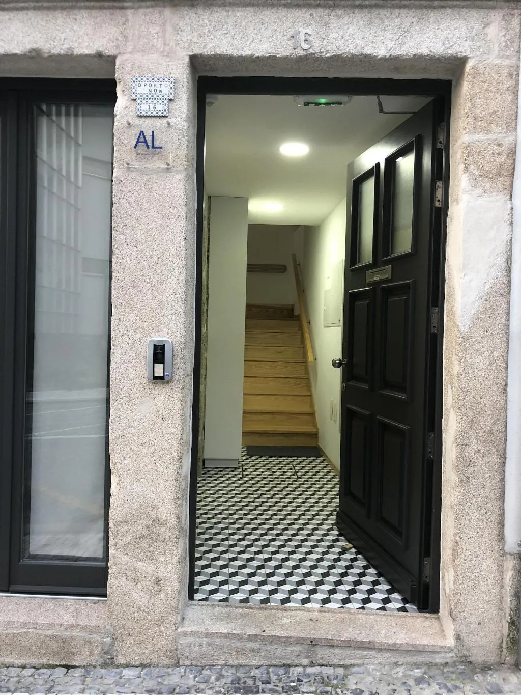 Lobby, Insitu Trindade, Porto