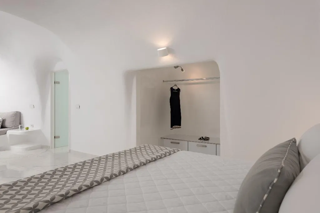 JUNIOR SUITE STANDARD Room, White Concept Caves, Santorini