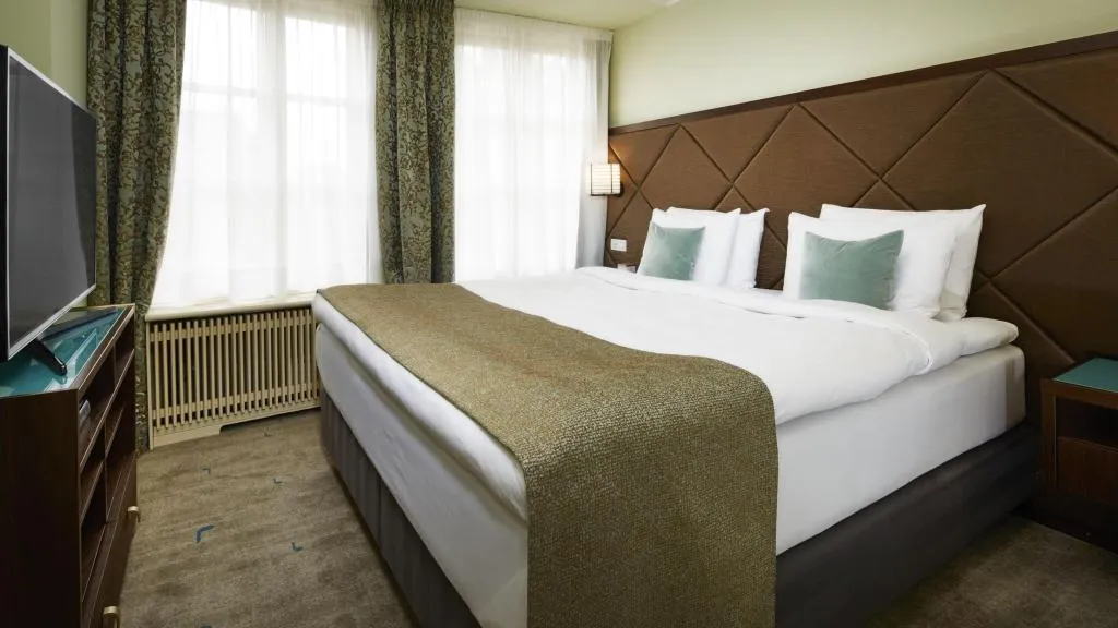 JUNIOR SUITE KING SIZE BED Room, Aria Hotel Prague, Prague