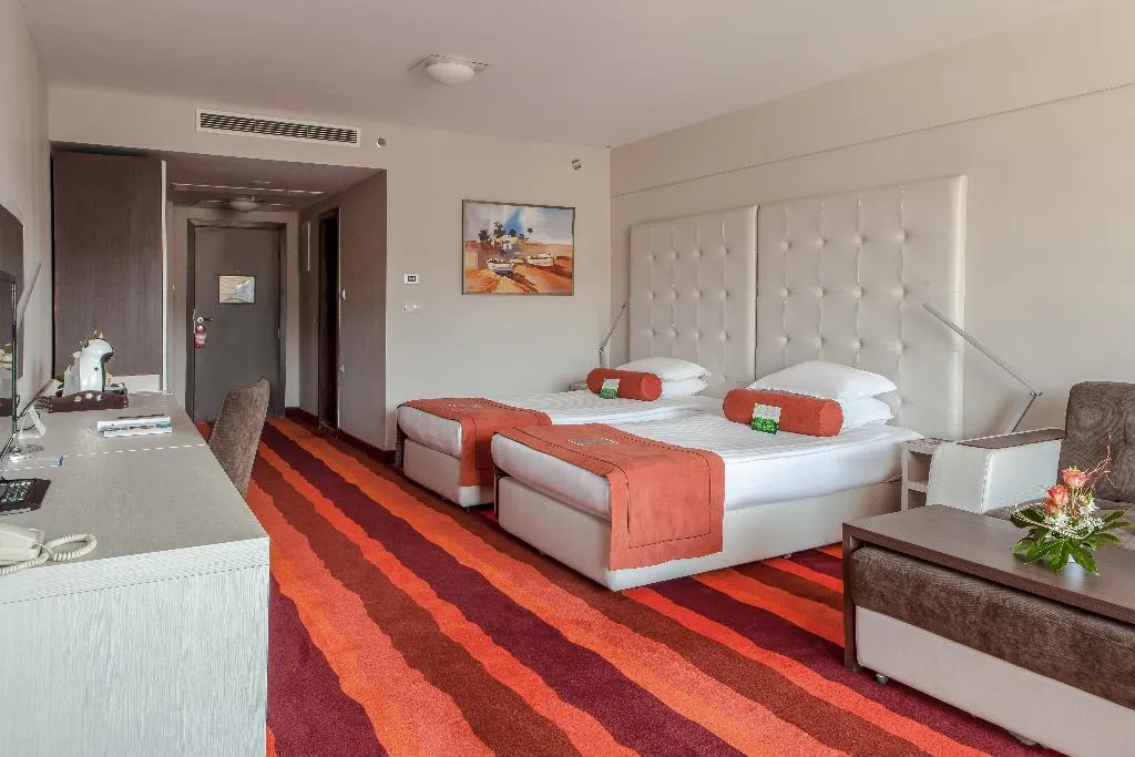 DOUBLE SUPERIOR PARK VIEW Room, International Hotel Casino & Tower Suites, Varna