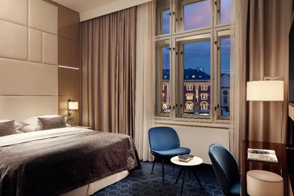 TRIPLE EXECUTIVE Room, Kings Court, Prague