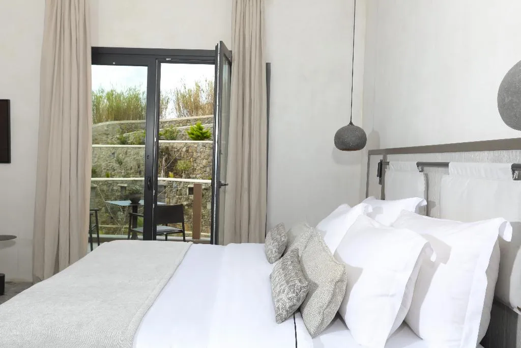 JUNIOR SUITE WITH JACUZZI Room, Aeonic Suites & Spa, Mykonos