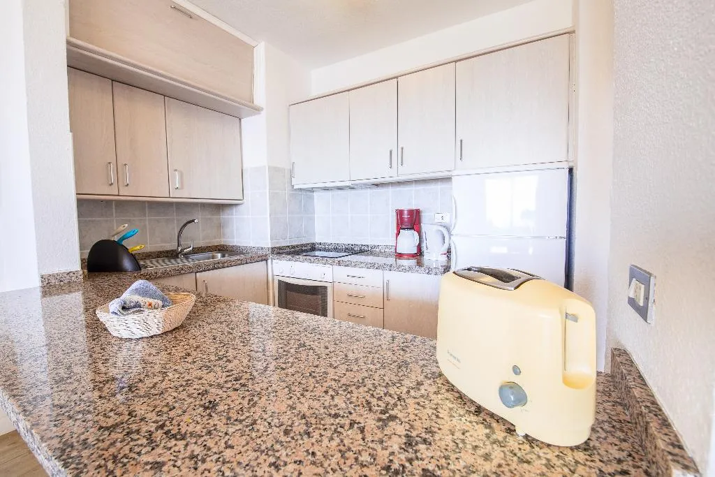 APARTMENT SEA VIEW CAPACITY 3 Room, Apartamentos Albatros, Tenerife