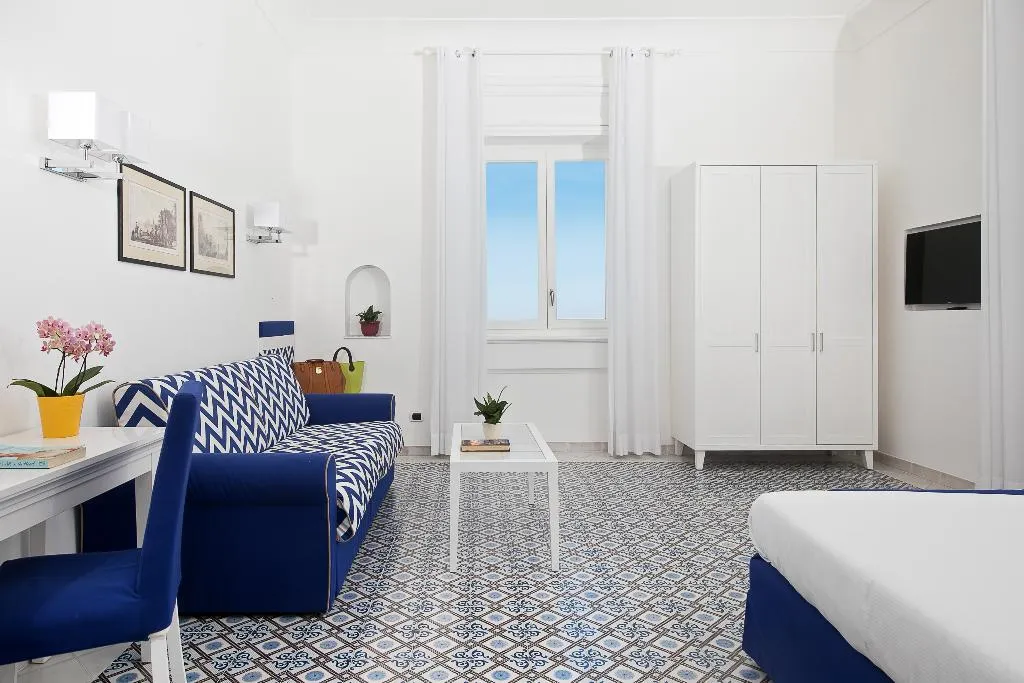 JUNIOR SUITE SEA VIEW Room, Hotel Villa Garden, Naples