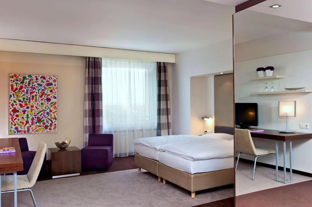 Room, Estrel Hotel Berlin, Berlin