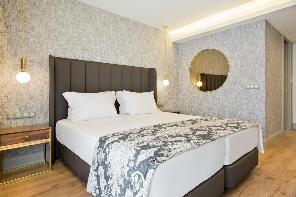 DOUBLE STANDARD Room, Acta The Avenue, Porto