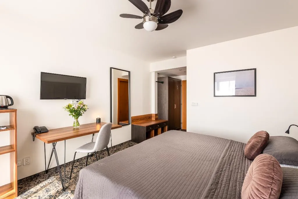 DOUBLE PREMIUM Room, Hotel Troja Prague, Prague