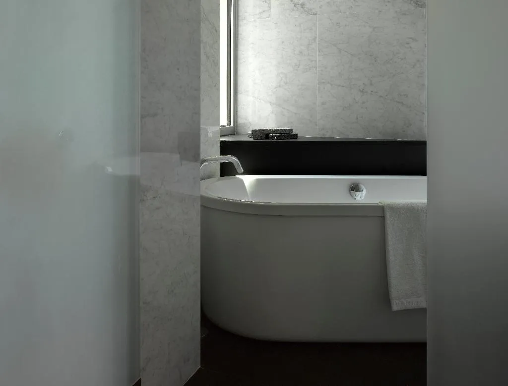 SUITE DELUXE HARBOUR VIEW Room, Romeo, Naples