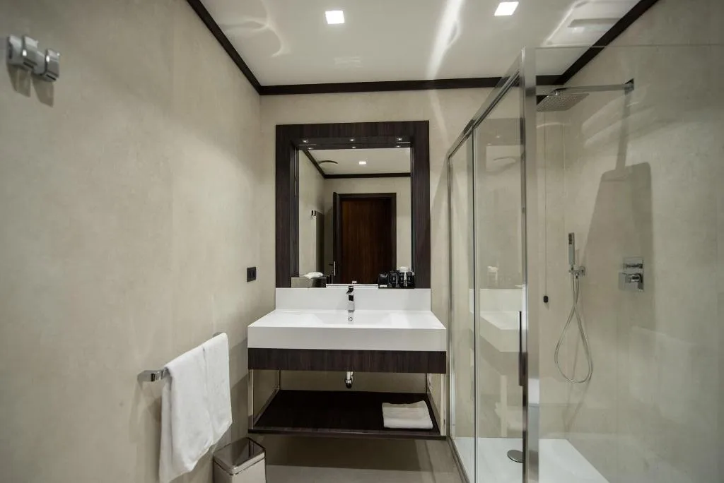Room, Gold Tower Lifestyle Hotel, Naples
