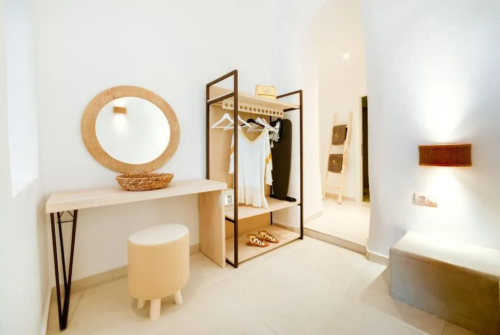 Room, Iriana Suites, Santorini
