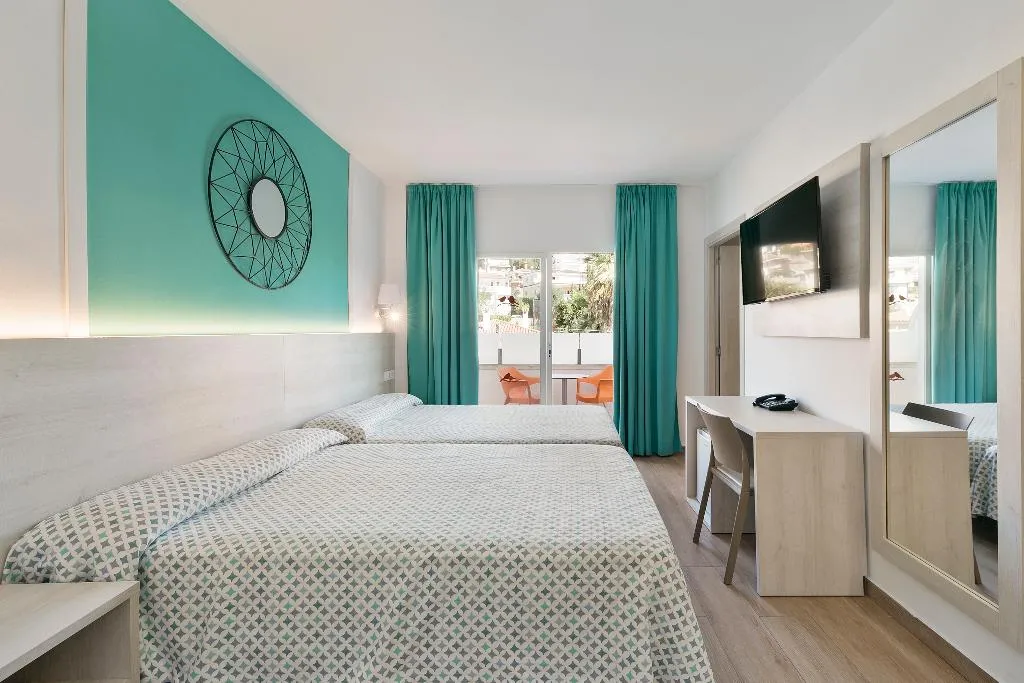 Double or Twin CAPACITY 4 Room, Best Lloret Splash, Costa Brava