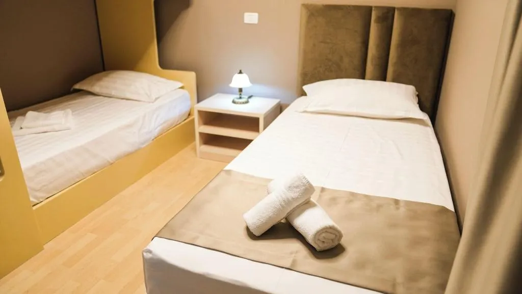 Room, Hotel Majestic, Durres